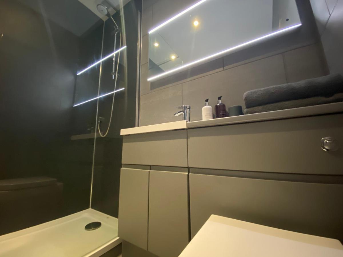The Duplex Nairn- Spacious 3 Bedroom With Sunny Balcony المظهر الخارجي الصورة