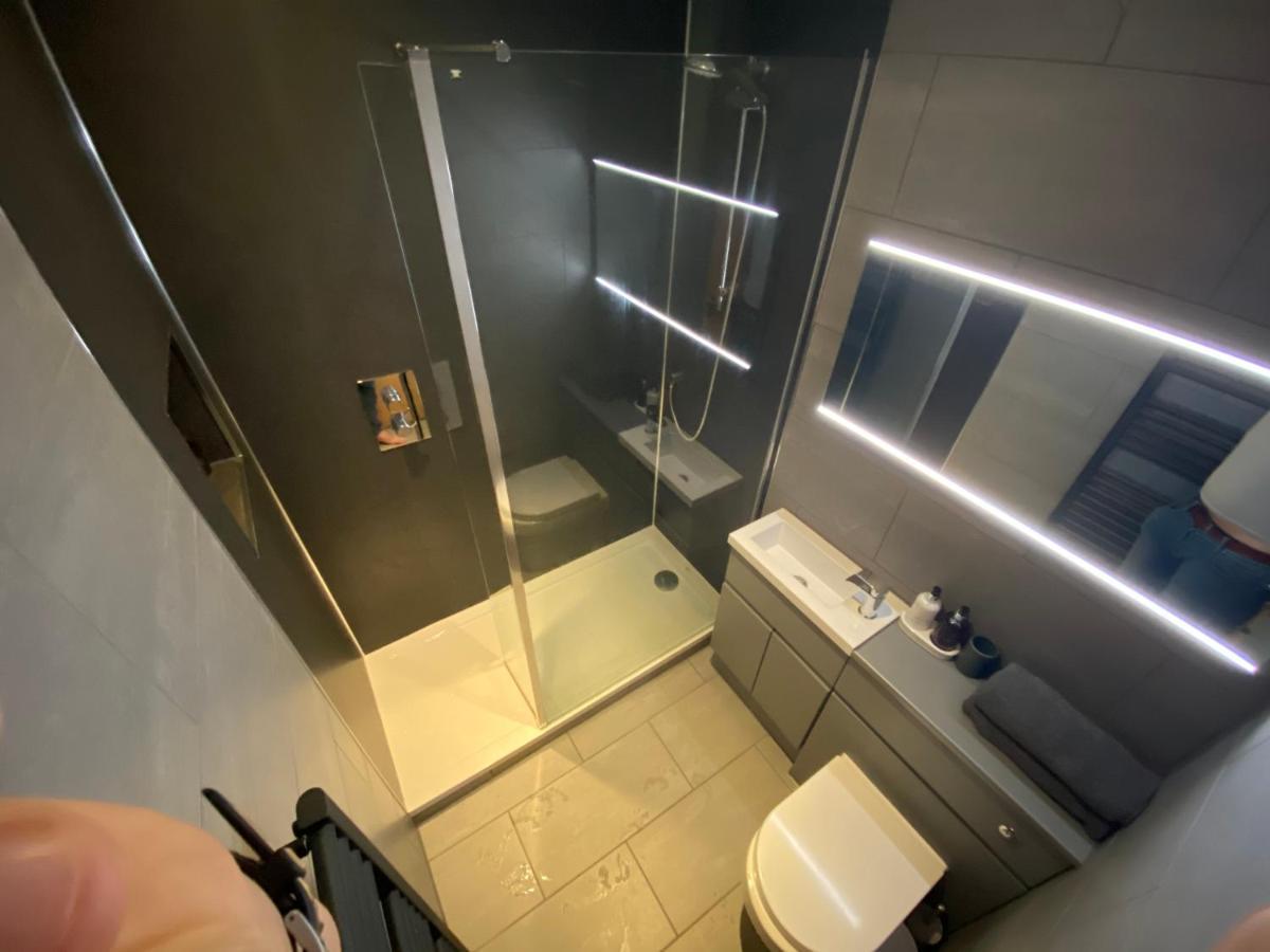 The Duplex Nairn- Spacious 3 Bedroom With Sunny Balcony المظهر الخارجي الصورة