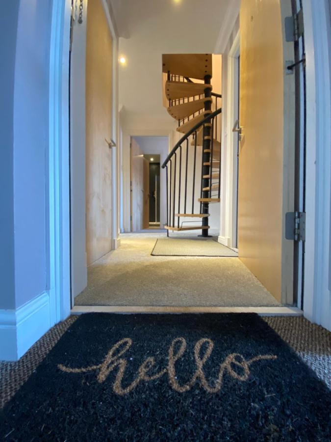The Duplex Nairn- Spacious 3 Bedroom With Sunny Balcony المظهر الخارجي الصورة