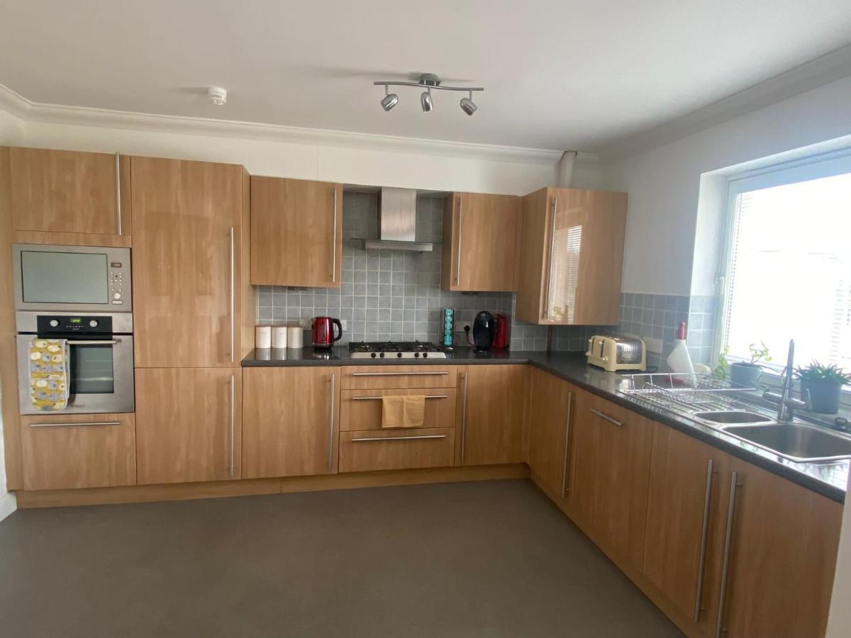 The Duplex Nairn- Spacious 3 Bedroom With Sunny Balcony المظهر الخارجي الصورة